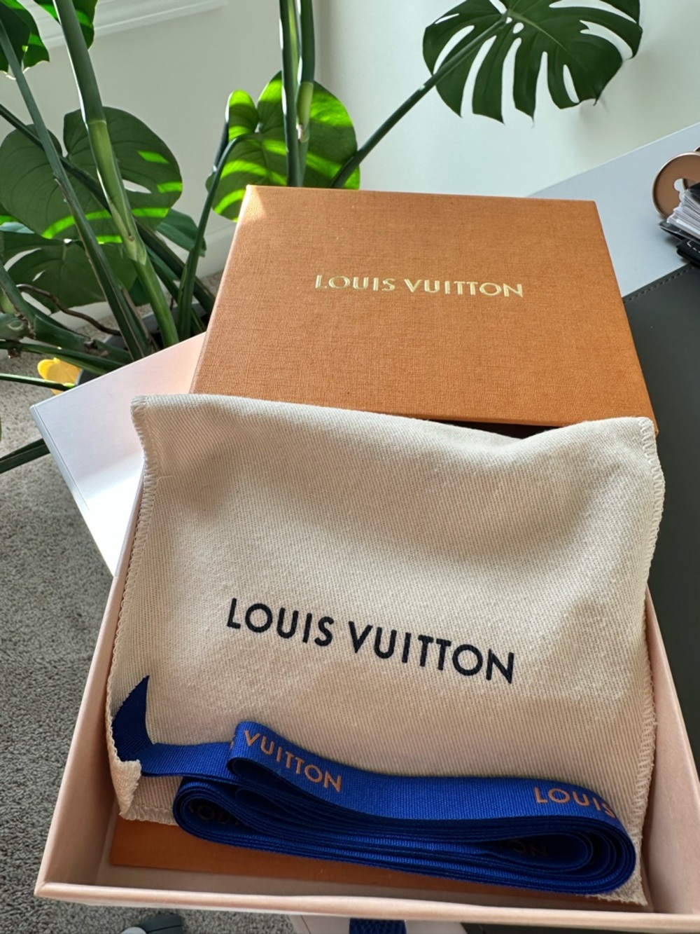 Louis Vuitton Key Pouch - Picture 8 of 9
